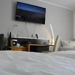 H+ ホテル