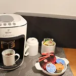 ホテル H+