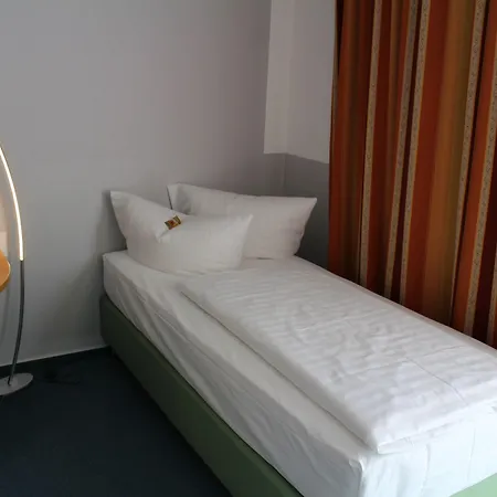 Hotel H+ 3*