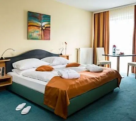 H+ Hotel 3*
